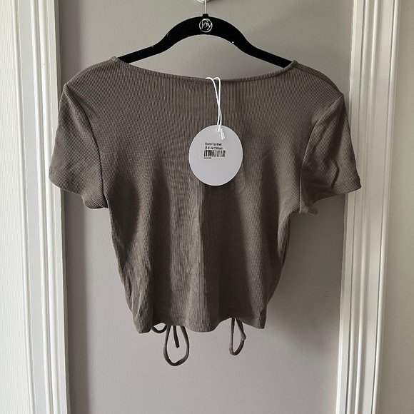 Princess Polly STORMI TOP KHAKI. Size US 8. - Picture 5 of 5